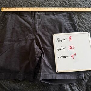 NWOT GAP 9” Black Women's Bermuda Shorts